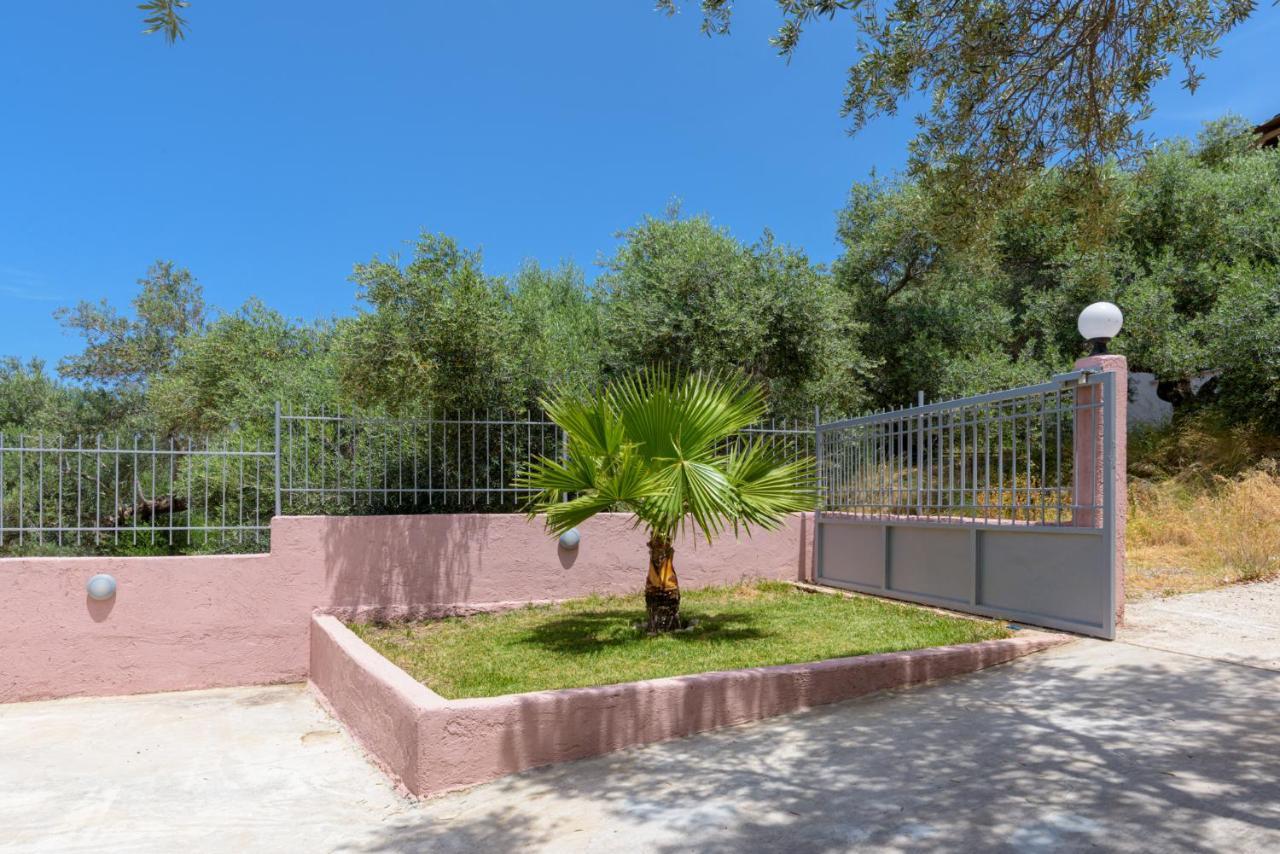 Holiday home Palm House Sfinarion